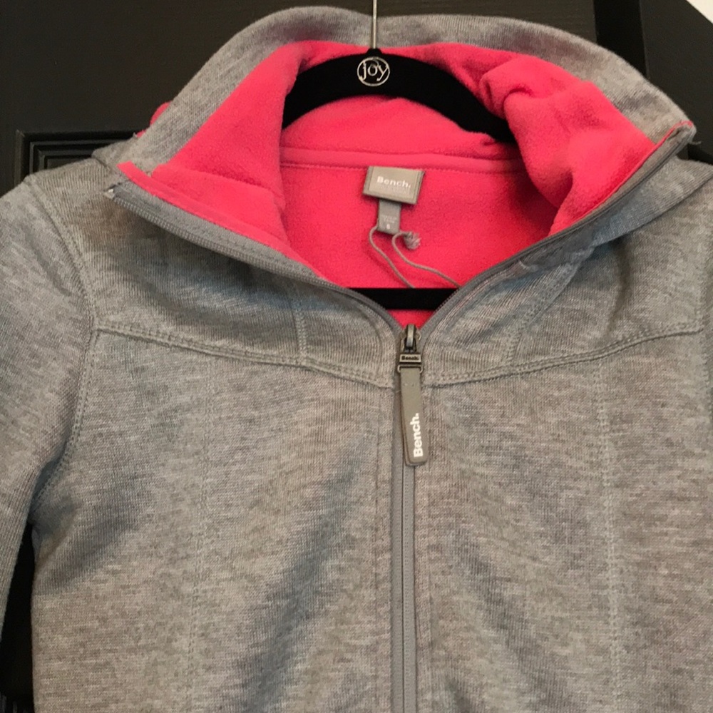 Fitted running hoodie with thumb holes